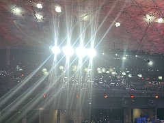 “夜经济”点亮背后：户外灯光秀与夜市用电的